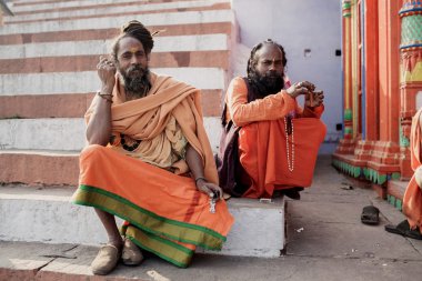 Varanasi kutsal Sadhu keşişler