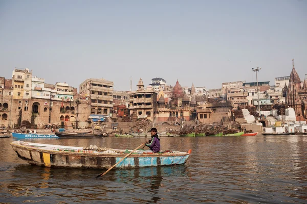 Einäscherungszeremonie in der Manikarnika Ghats, Varanasi — Stockfoto