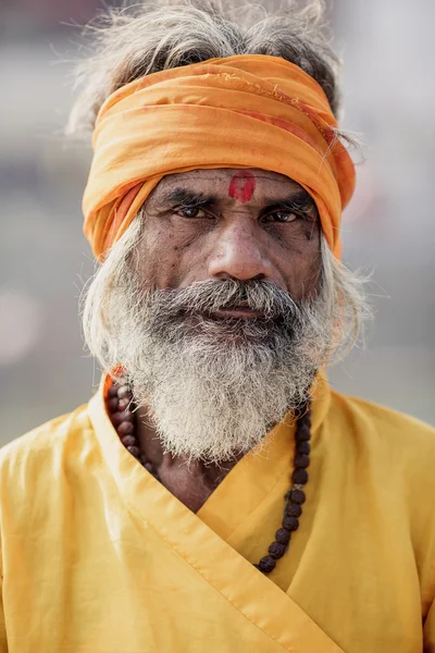Portræt af indisk guru i Varanasi, Indien - Stock-foto