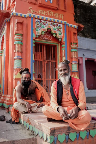 Heilige Sadhu-Mönche in Varanasi — Stockfoto