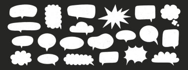 Boya kalemi konuşma balonu seti. Sohbet kutuları. Tebeşirle çizilmiş siluet çerçeveler. Çocuk karalama stili. Diyalog balonu bulutu. Kalem çizimi, beyaz düşünce unsurları, siyah arka plan. Vektör illüstrasyonu