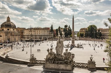 Roma 'daki Piazza del Popolo