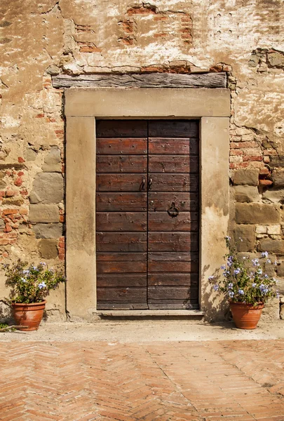 Houten oude Italiaanse deur — Stockfoto