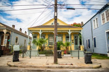 NEW ORLEANS, LA - 18 Ekim 2016: New Orleans, Louisiana Fransız Mahallesi Mimarisi.