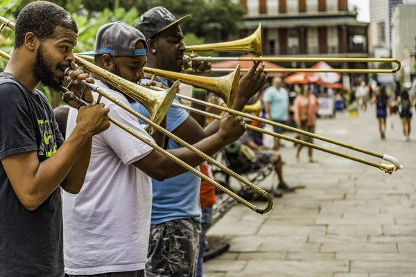 Straatmuzikant in New Orleans, LA, Verenigde Staten — Stockfoto