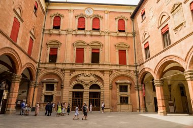 Palazzo Comunale 'deki iç mahkeme, Bolonya' daki belediye binası, İtalya