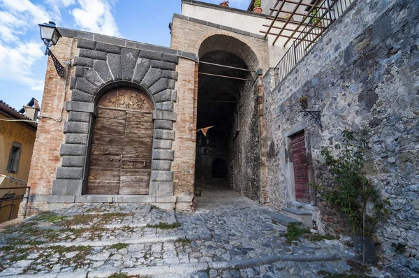 Architecture médiévale dans le petit village de Bolsena, Italie — Photo