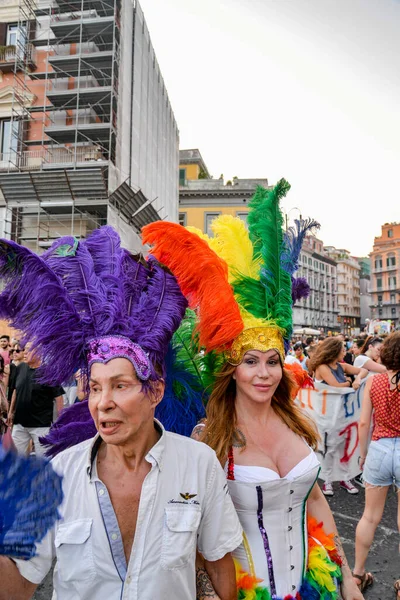 Naples Italijuli 2015 Några Deltagare Gay Pride Samlar Tusentals Homosexuella — Stockfoto