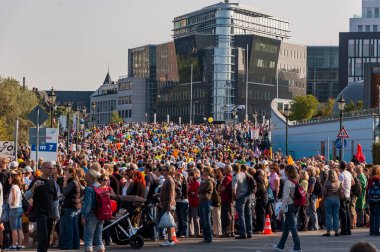 BERLIN - 20 Eylül 2009: 36. Berlin Maratonu koşucuları. Berlin, Almanya 'daki en önemli spor etkinliği..