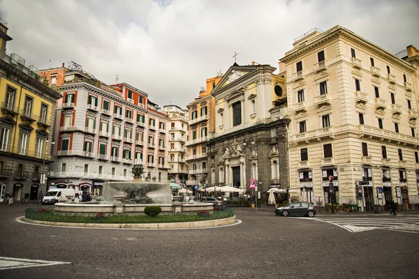Piazza Trieste e Trentoand tarihi binaları, Napoli, İtalya — Stok fotoğraf