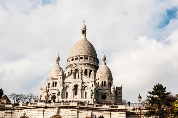 Paris France March 2014 View Facade Sacre Couer Crowded Tourists — Zdjęcie stockowe