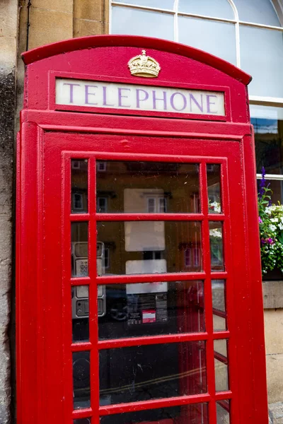 Czerwone buty telefoniczne na południu Anglii, Wielka Brytania — Zdjęcie stockowe