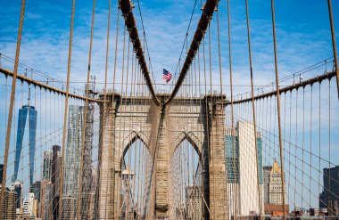 Brooklyn Köprüsü 'nden Broklyn siluetinin görüntüsü.