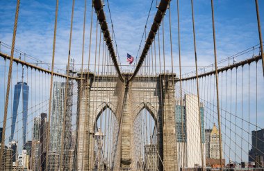 Brooklyn Köprüsü 'nden Broklyn siluetinin görüntüsü.
