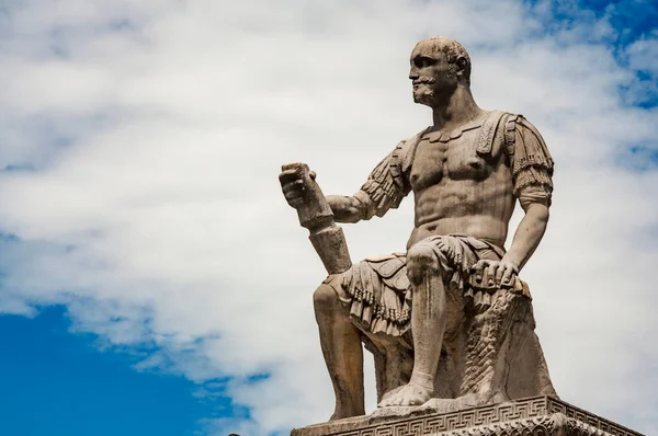 Satue of Giovanni Dalle Bande Nere near the church of St. Lorenzo in Florence — Stock Photo, Image