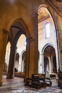 San Pietro a Majella Kilisesi, 14. yüzyılın başlarında inşa edilmiş ve 1294 yılında Papa V. Celestine olan Pietro Angeleri da Morone 'un adını almıştır. Napoli, İtalya