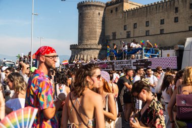 Napoli, İtalya - 5 Temmuz 2025: Napoli, İtalya 'da Eşcinsel Gururu 2025 etkinliği