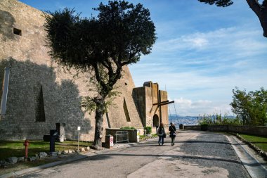 Baia 'nın Aragonese Kalesi - İtalya' nın Napoli Körfezi 'ndeki Baia Kalesi