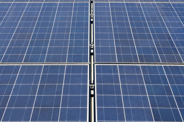 Workers of a solar power plant — Stock Photo, Image