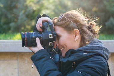 genç kadın fotoğrafçı
