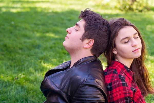 Relação romântica entre um homem e uma mulher — Fotografia de Stock