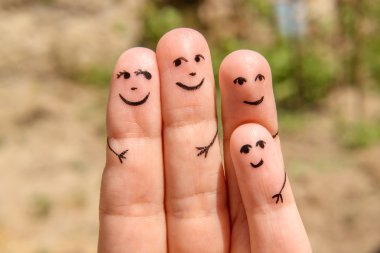 Parmak sanatı. Mutlu bir aile