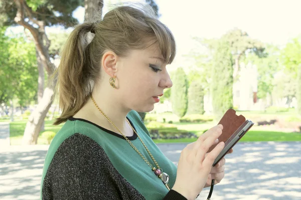 Woman with the phone — Stock Photo, Image