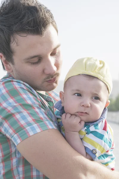 Padre con bebé — Foto de Stock