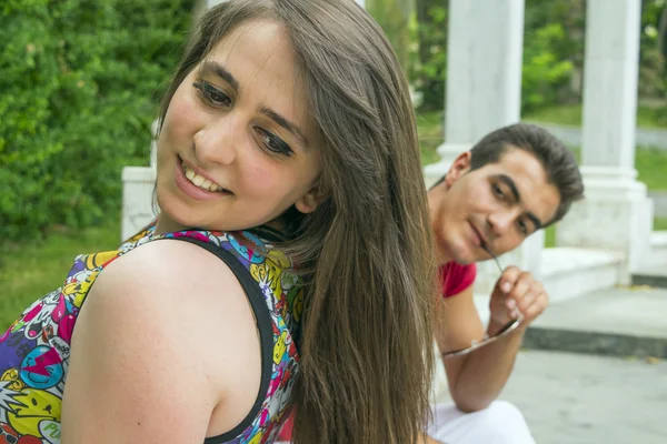 A guy meets a girl — Stock Photo, Image