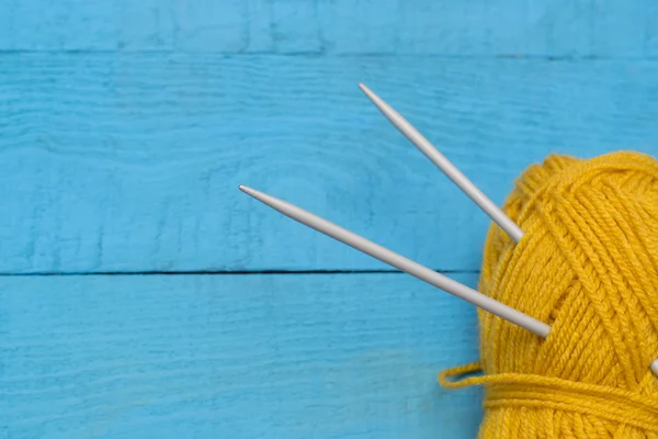 knitting on the spokes