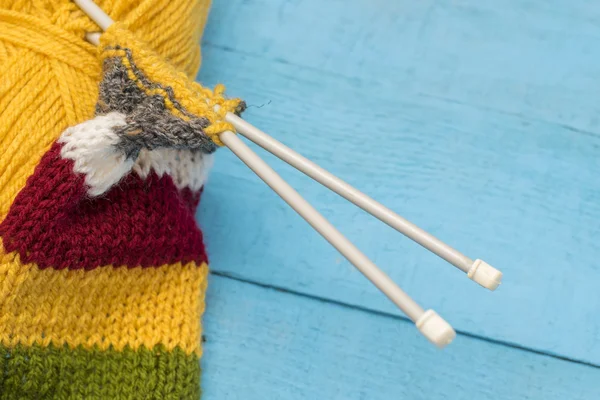 Knitting on the spokes — Stock Photo, Image