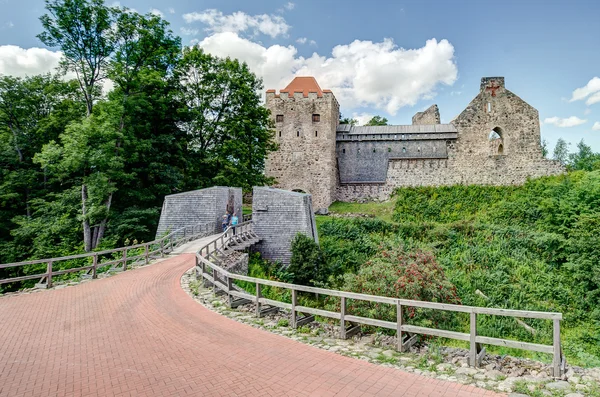 Sigulda Ruinas del castillo medieval — Foto de Stock