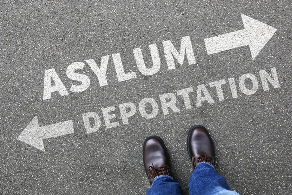 Azyl deportace odstranění uprchlíků svatyně přistěhovalců nelegálních — Stock fotografie