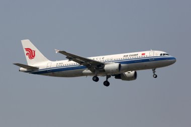 Air China Airbus A320 uçak Pekin havaalanı