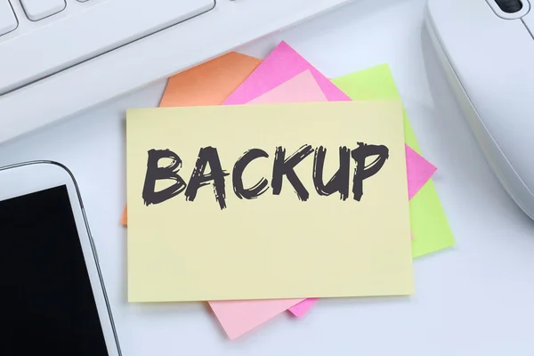 Backup speichern Daten auf Computer-Technologie Schreibtisch — Stockfoto