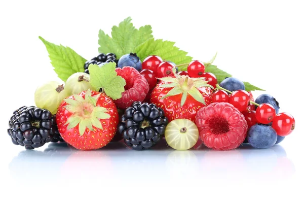 Berries strawberries blueberries berry fresh fruits leaves isola — Stock Photo, Image