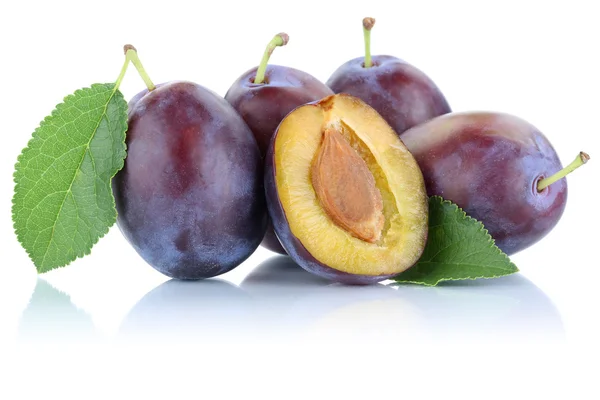 Ameixas ameixas ameixas poda fatia frutas frescas frutas isoladas no whi — Fotografia de Stock