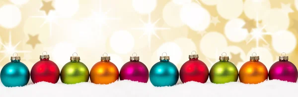 Kerstballen gouden gouden sterren kleurrijke banner decoratie bac — Stockfoto