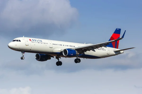 Νέα Υόρκη Νέα Υόρκη Φεβρουαρίου 2020 Delta Air Lines Αεροπλάνο — Φωτογραφία Αρχείου