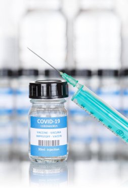 Coronavirus aşı şişesi Corona Virüs şırıngası COVID-19 Covid aşıları kopyalanmış uzay fotokopi şişeleri