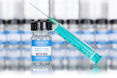 Coronavirus aşı şişesi Corona Virüs şırıngası COVID-19 Covid aşı şişeleri