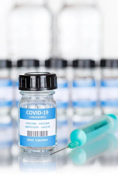 Coronavirus Vaccine Bottle Corona Virus Syringe Covid Covid Vaccines Copyspace — Stock Photo, Image