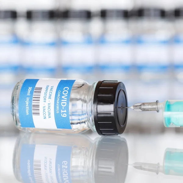 Coronavirus Vaccine Bottle Corona Virus Syringe Covid Covid Vaccines Copyspace — Stock Photo, Image