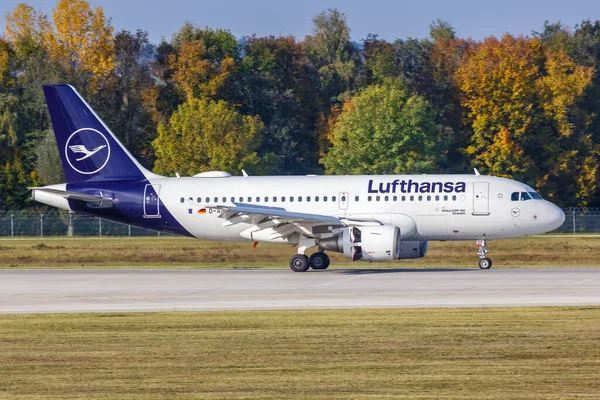 Monachium Niemcy Października 2020 Lufthansa Airbus A319 Samolot Lotnisku Monachium — Zdjęcie stockowe
