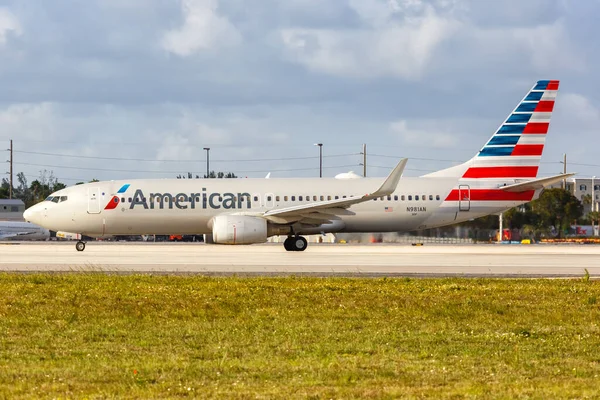 Miami Florida April 2019 American Airlines Boeing 737 800 Αεροπλάνο — Φωτογραφία Αρχείου