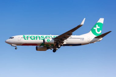 Atina, Yunanistan - 21 Eylül 2020 Transavia France Boeing 737-800 Atina Havaalanı. Boeing, merkezi Chicago 'da bulunan bir Amerikan uçak üreticisi..