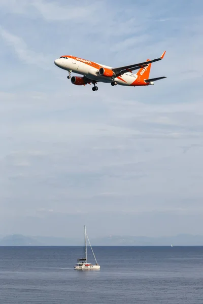 希腊科孚 2020年9月19日 希腊科孚机场的Easyjet Airbus A320飞机 空中客车是一家总部设在法国图卢兹的欧洲飞机制造商 — 图库照片