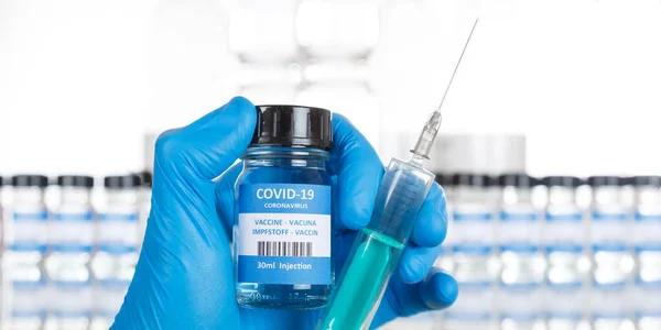 Coronavirus Vaccinflaska Corona Virus Covid Covid Vacciner Spruta Panoramautsikt Flaskor — Stockfoto