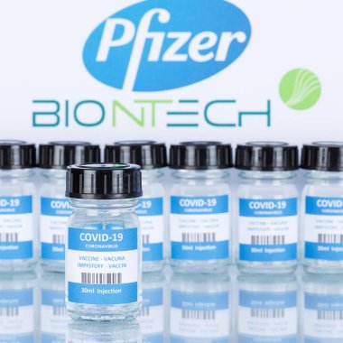 Pfizer Biontech Coronavirus Aşısı Corona Virüsü COVID-19 Covid Aşıları Kare Şişeler