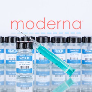Moderna Coronavirus Aşısı Corona Virüsü COVID-19 Covid şırınga şırıngası kare şişeler